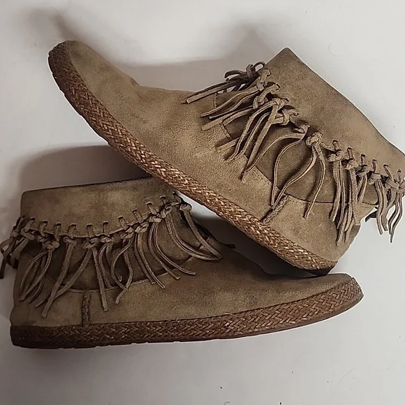 UGG Fringe Suede Moccasins - Sand Size 9.5 - Picture 10 of 10